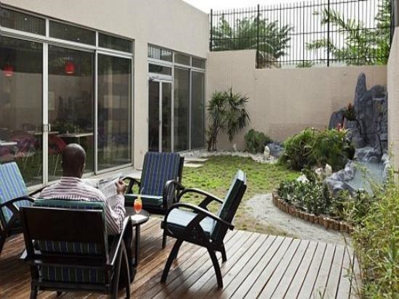 فندق إيبيس أبيدجان بلاتيو المظهر الخارجي الصورة